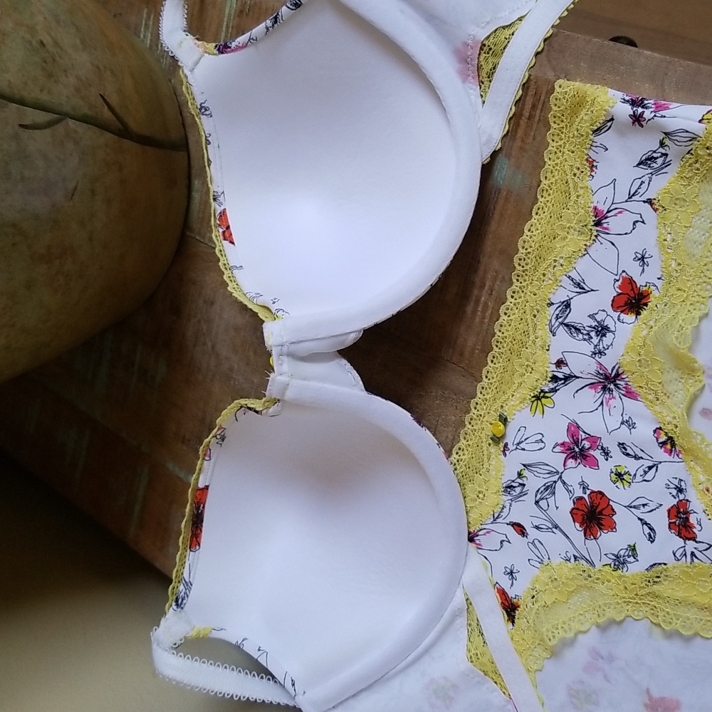 NWOT b.tempt'd Bra & Panty Set - SZ 32D/S - Picture 7 of 12